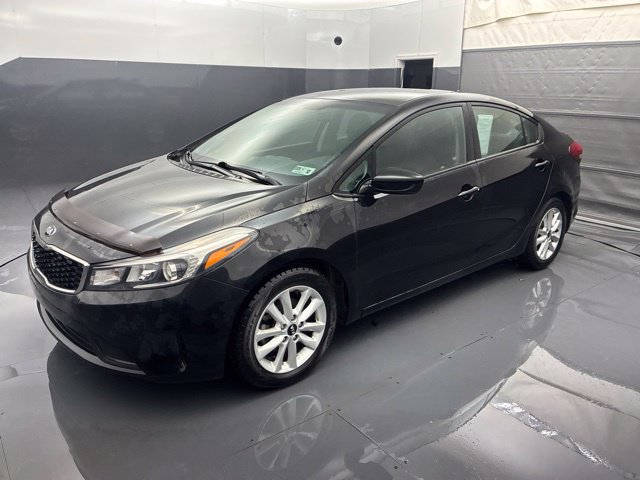 Used 2017 Kia Forte S FWD image 1