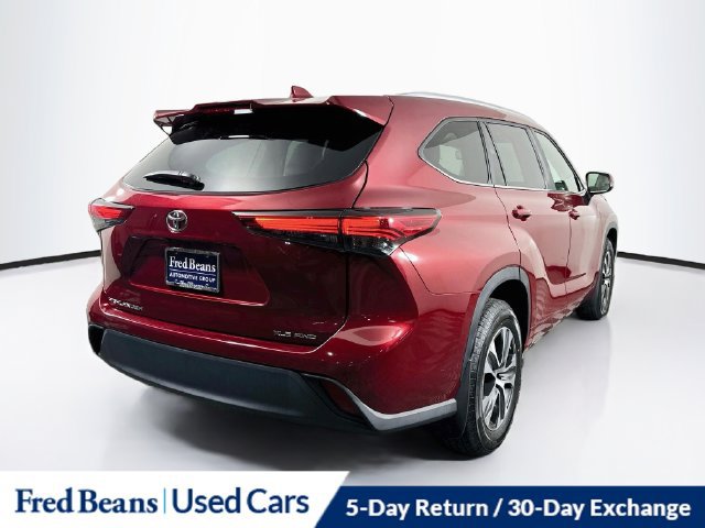 Used 2023 Toyota Highlander XLE AWD/4WD image 9