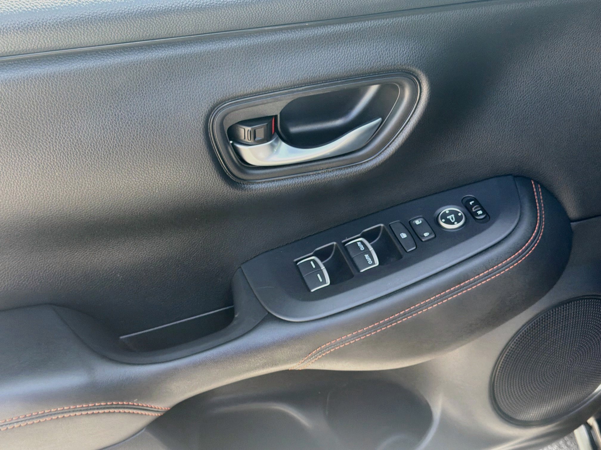 Used 2025 Honda HR-V Sport image 33