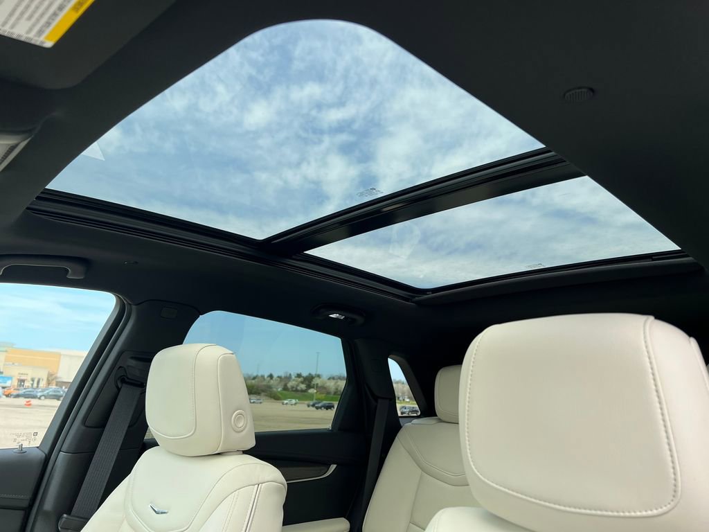 New 2026 Cadillac XT5 Sportv w/ LPO, Floor Liner Package image 7