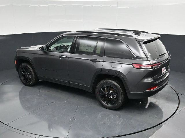 New 2026 Jeep Grand Cherokee Altitude AWD/4WD image 50