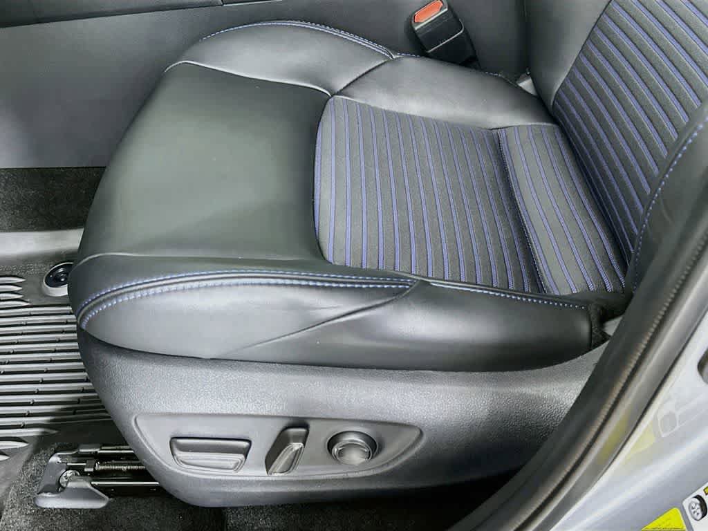 Used 2025 Toyota RAV4 XSE AWD/4WD image 29