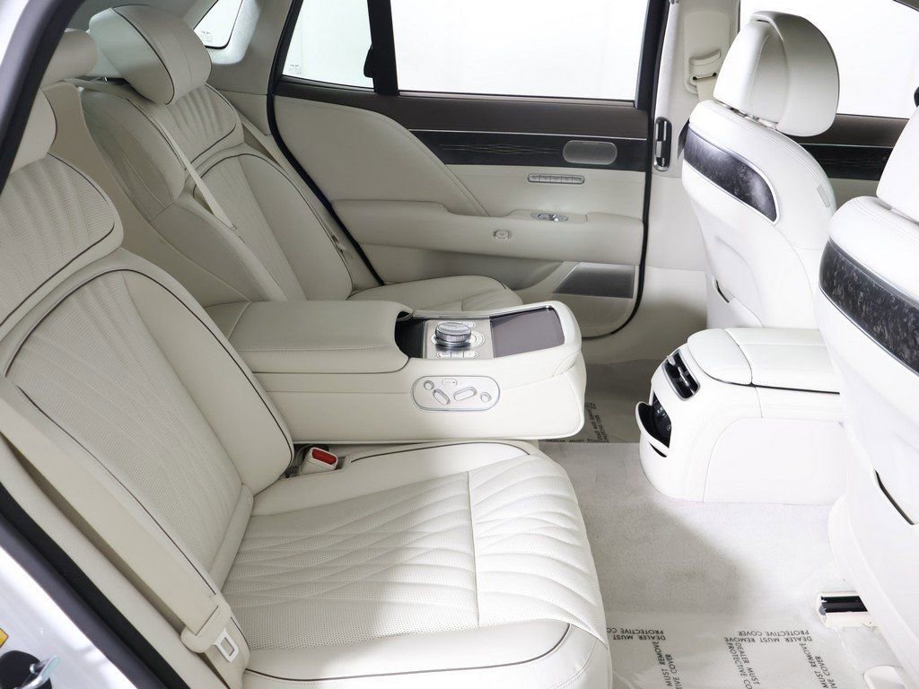 Used 2025 Genesis G90 3.5T image 45