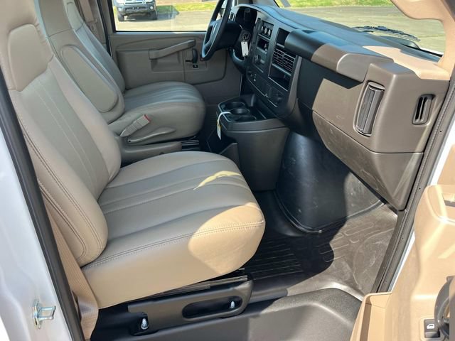 New 2026 GMC Savana 2500 w/ Driver Convenience Package RWD image 24
