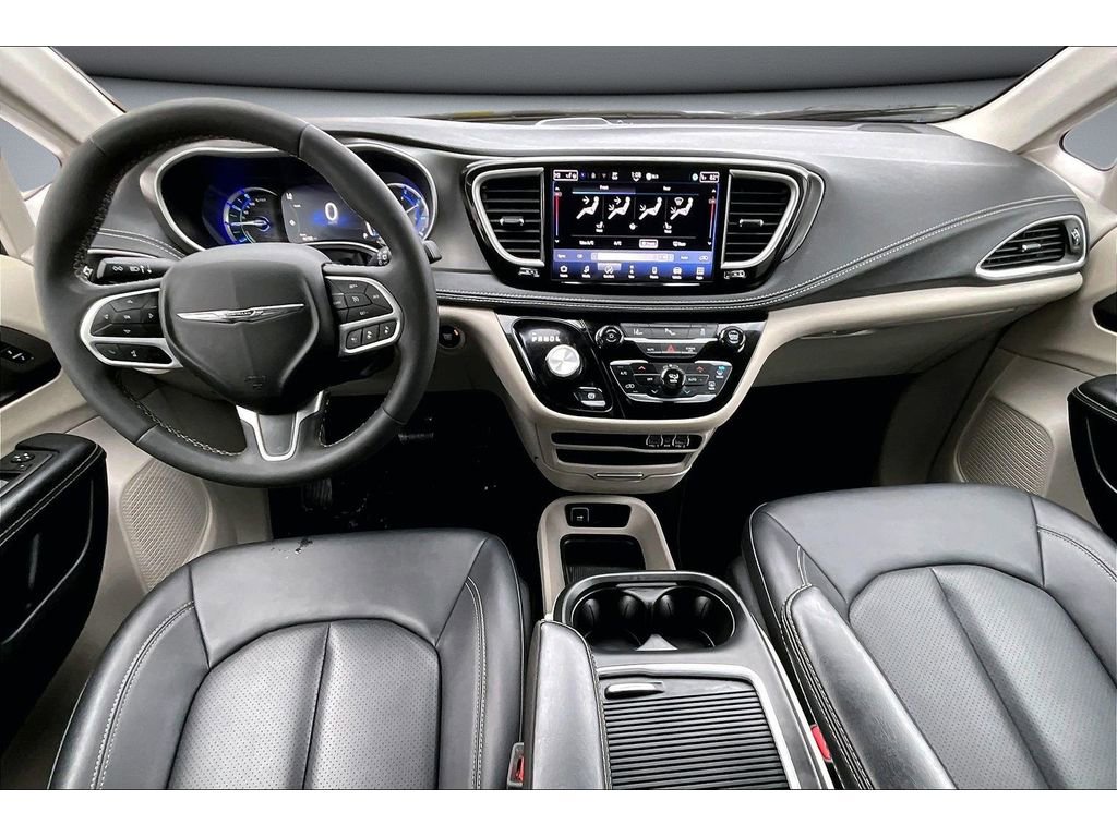 Certified 2024 Chrysler Pacifica Select image 17