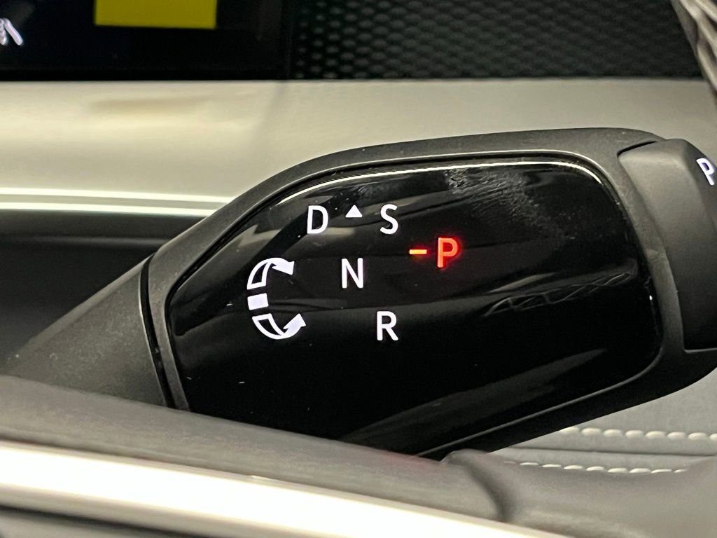 New 2025 Volkswagen Tiguan SE R-Line image 17