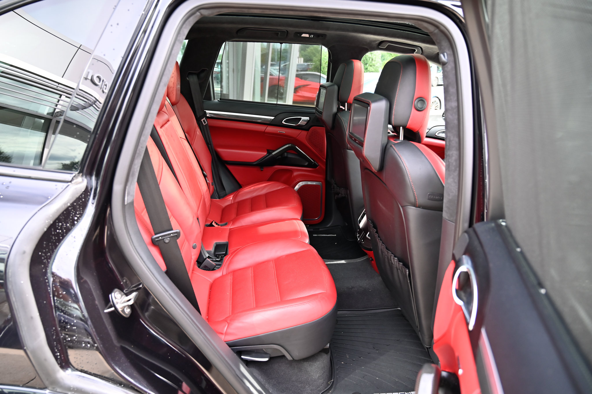 Used 2016 Porsche Cayenne Turbo S AWD/4WD image 53