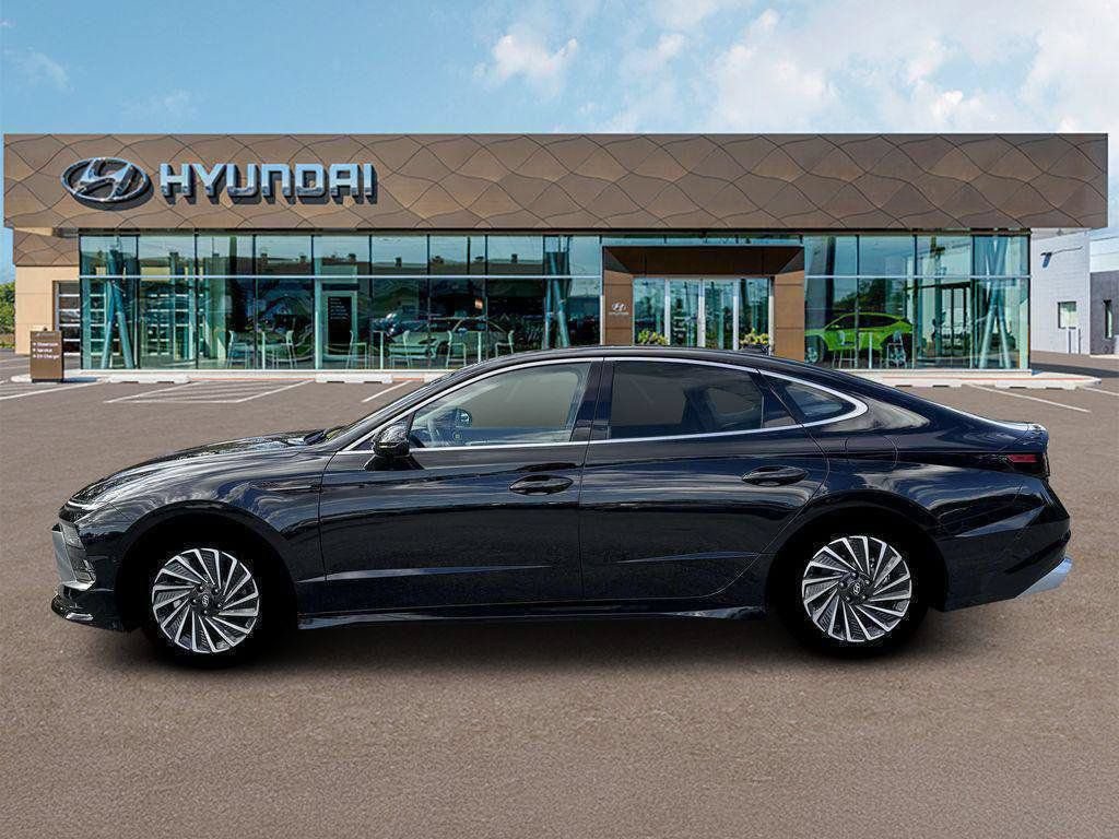 New 2026 Hyundai Sonata Limited FWD image 3