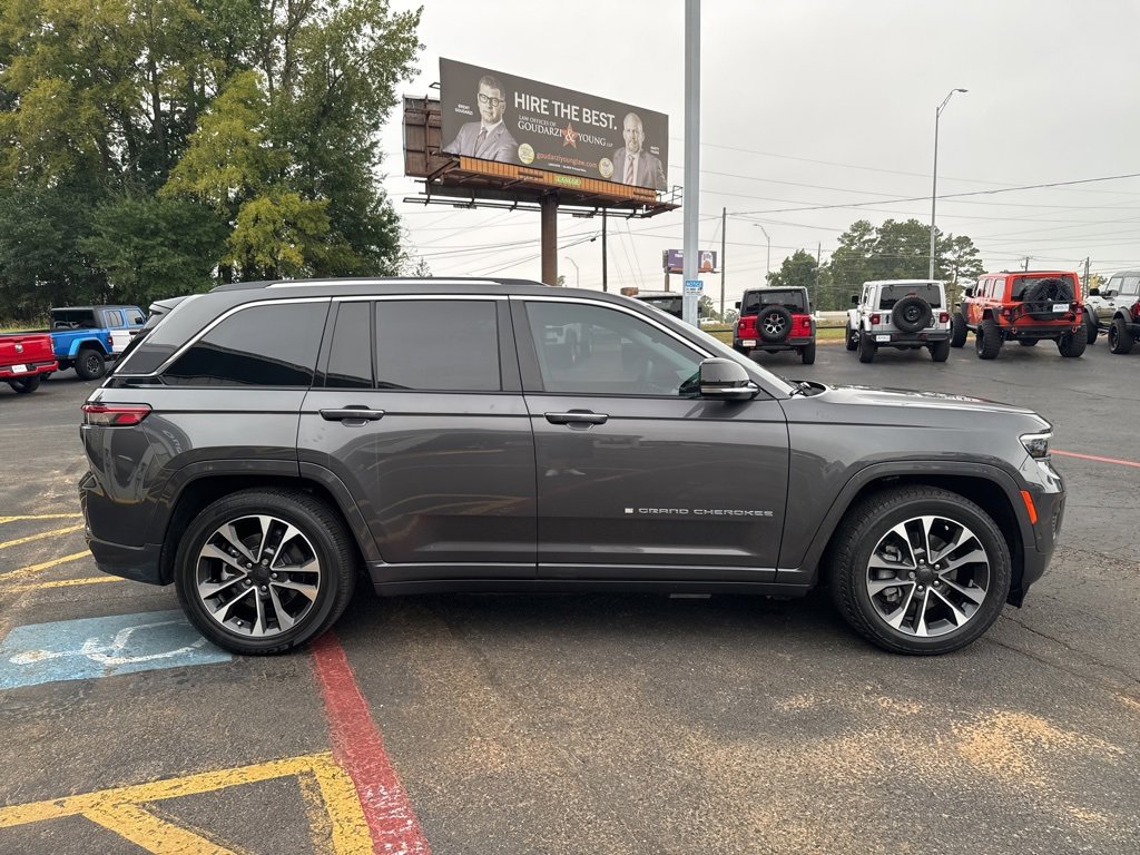 Used 2022 Jeep Grand Cherokee Overland w/ Luxury Tech Group IV image 5