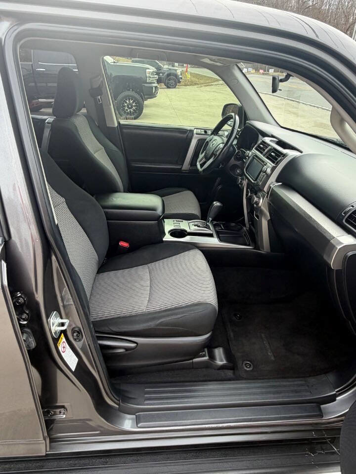 Used 2015 Toyota 4Runner SR5 image 16