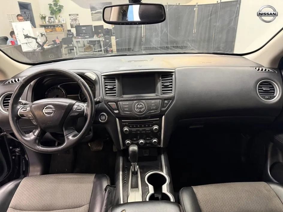 Used 2019 Nissan Pathfinder SV w/ Rock Creek Edition FWD image 12