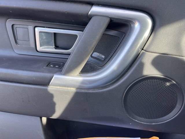 Used 2018 Land Rover Discovery Sport SE image 28