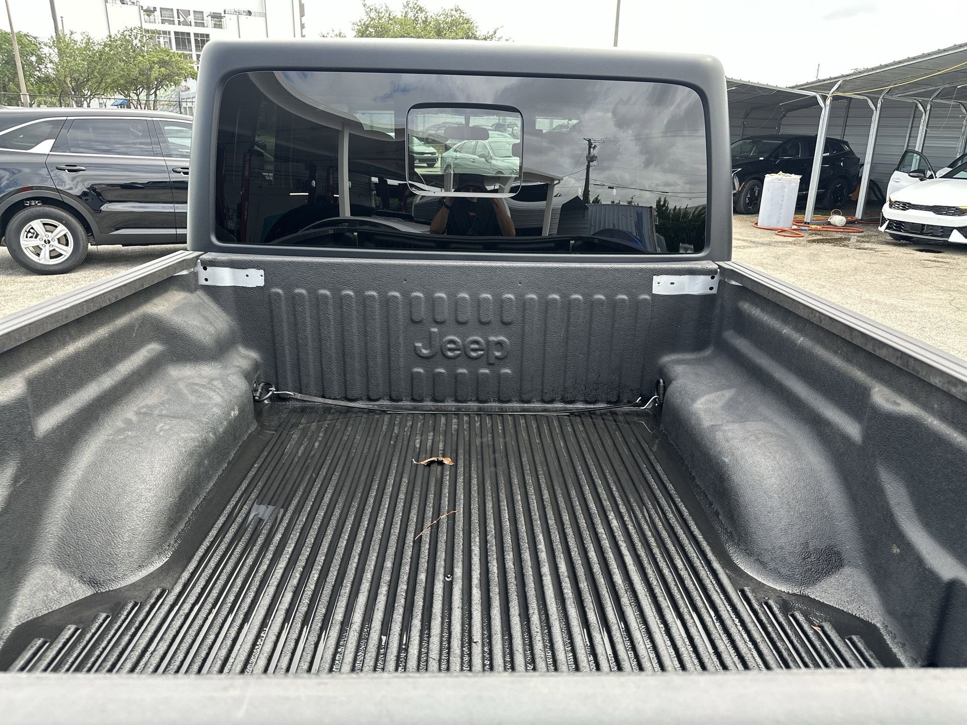 Used 2022 Jeep Gladiator Sport AWD/4WD image 19