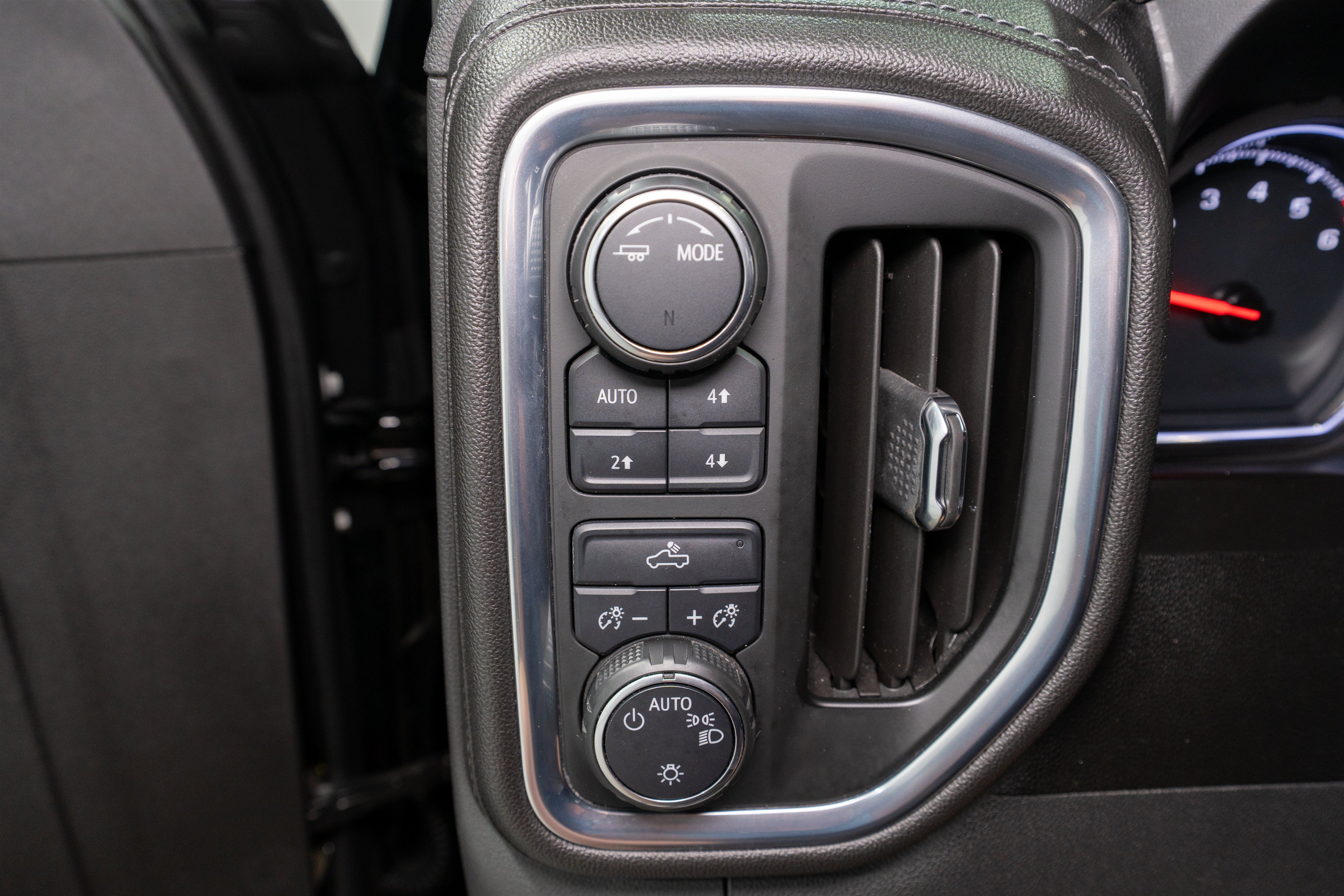Used 2020 Chevrolet Silverado 1500 LT w/ All-Star Edition AWD/4WD image 30