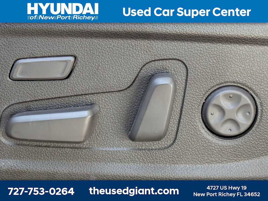 Used 2020 Hyundai Santa Fe Limited image 25