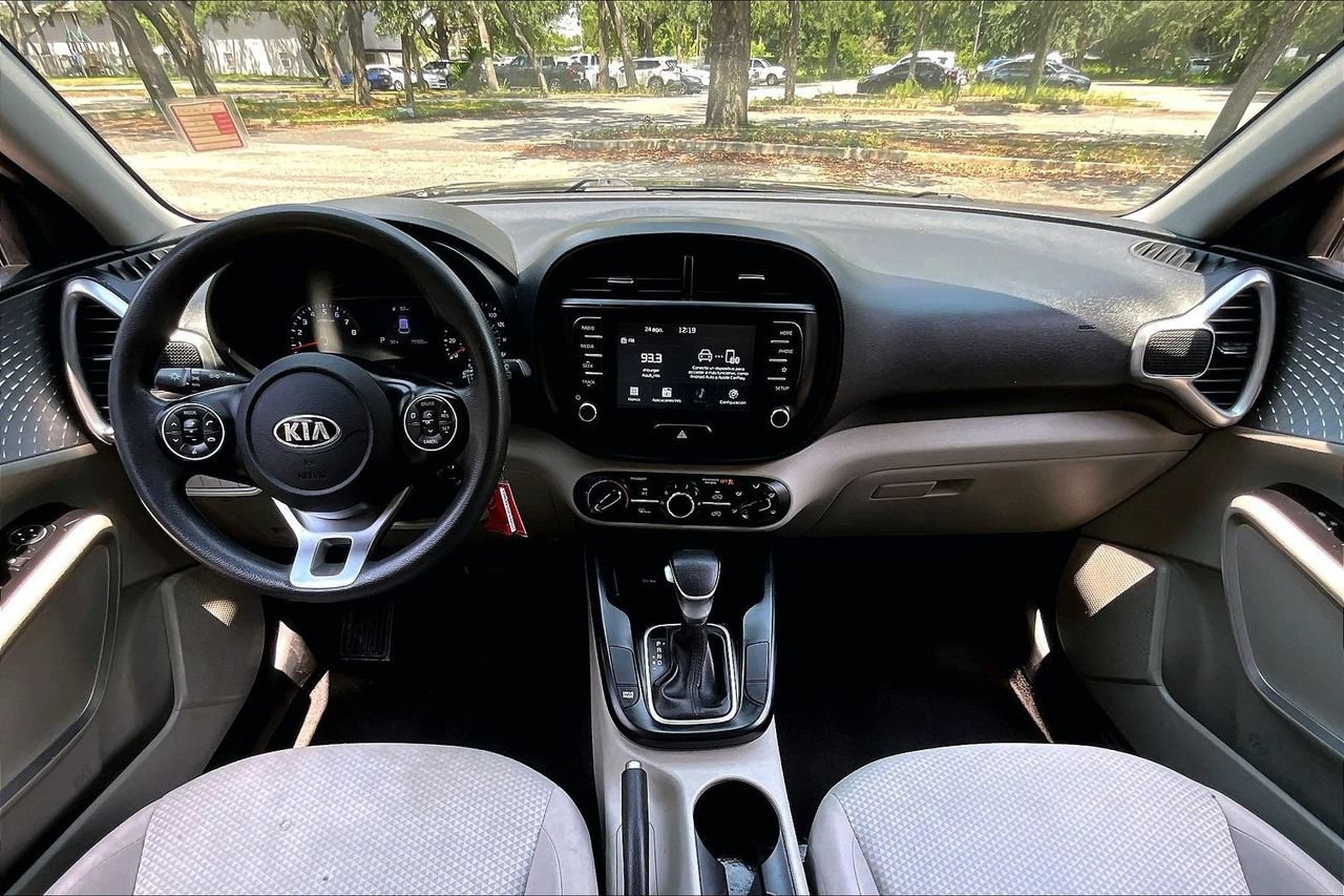 Used 2020 Kia Soul LX FWD image 7