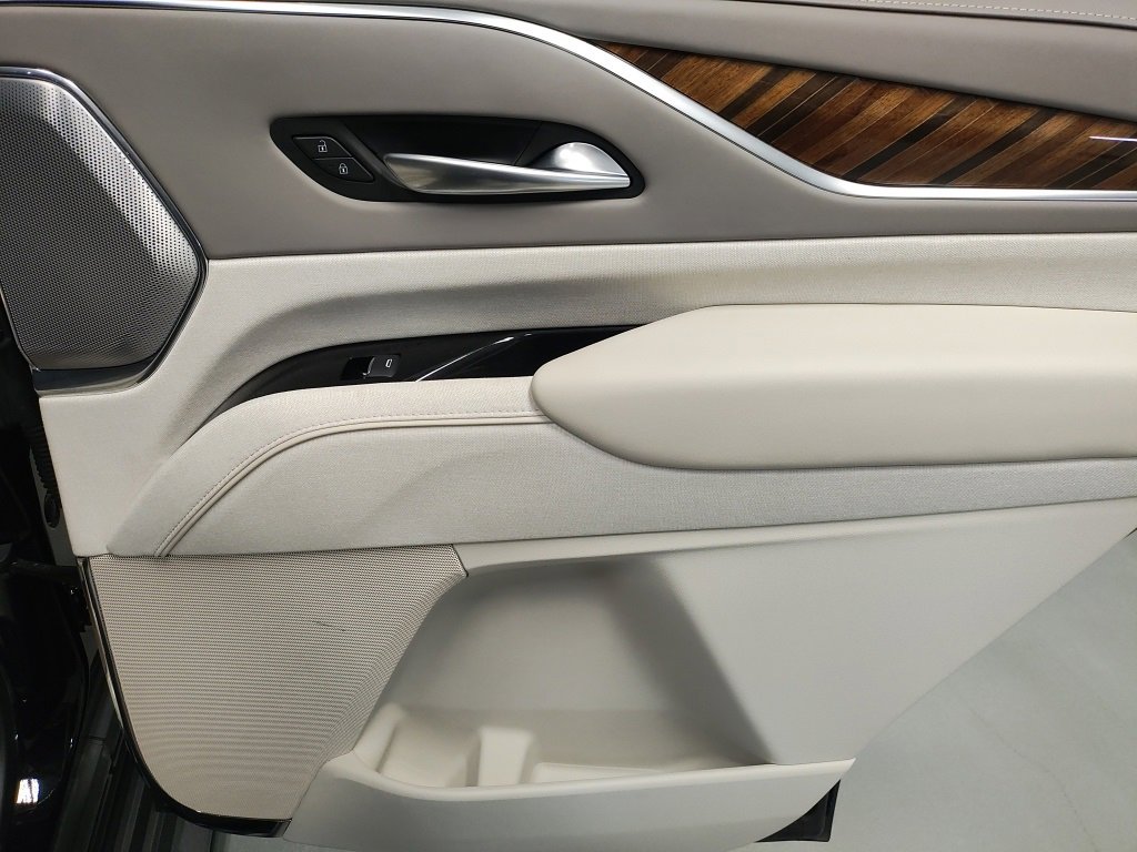 Used 2022 Cadillac Escalade Premium Luxury Platinum image 17
