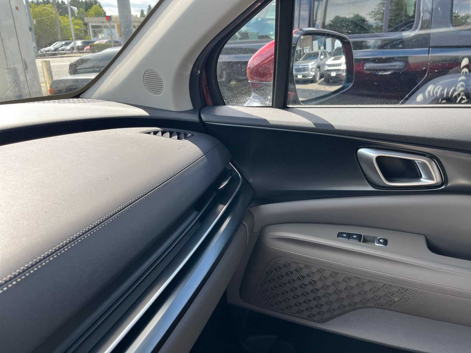 Used 2026 Kia Carnival FWD image 38