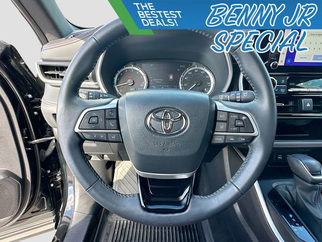 Used 2024 Toyota Highlander XSE image 11