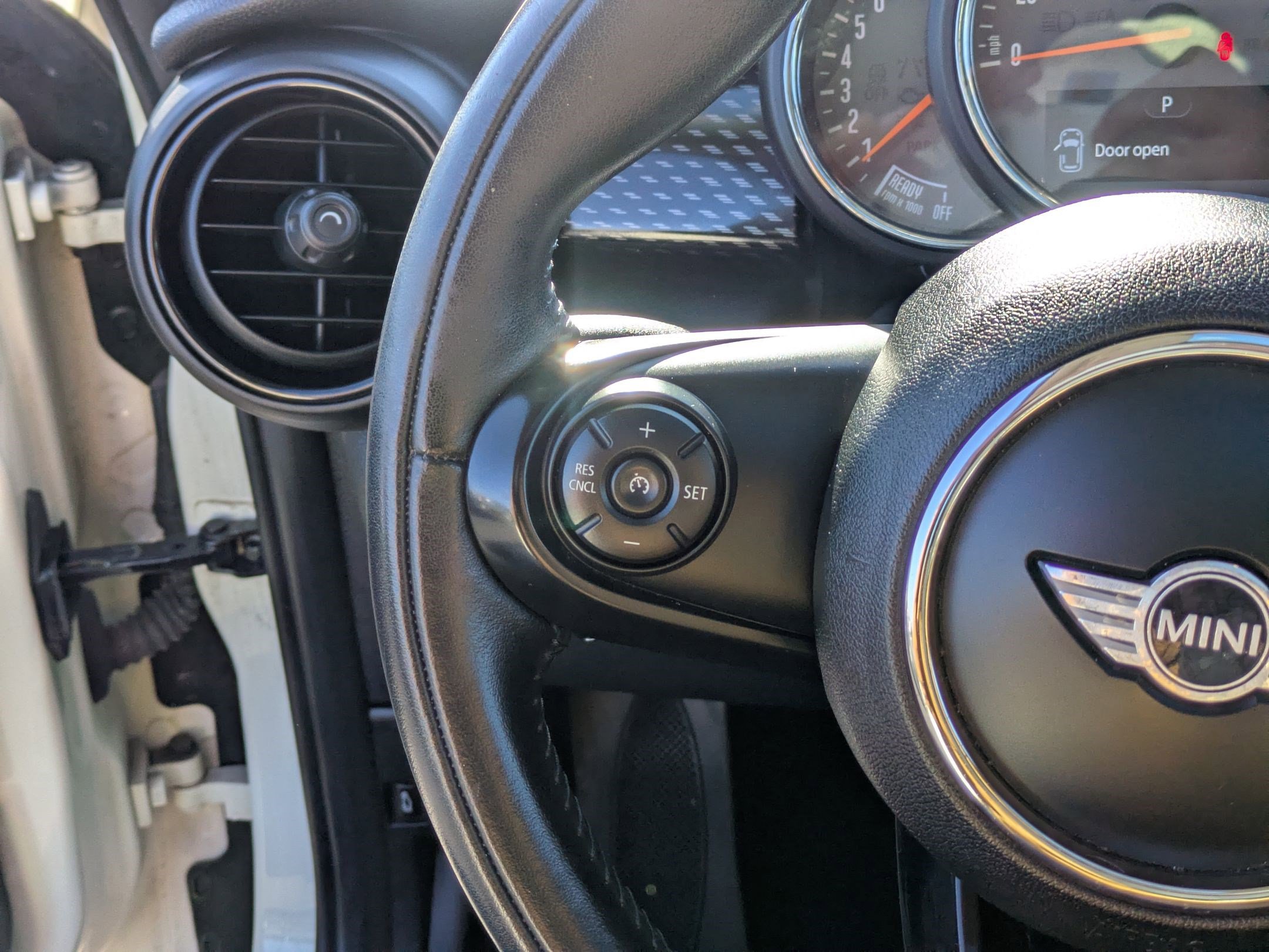 Used 2017 MINI Cooper S image 19