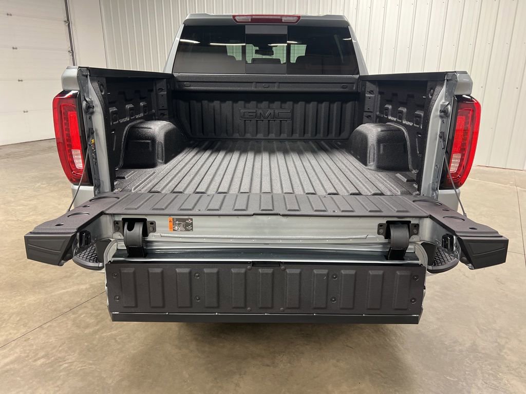 New 2026 GMC Sierra 1500 SLT w/ SLT Premium Plus Package image 6