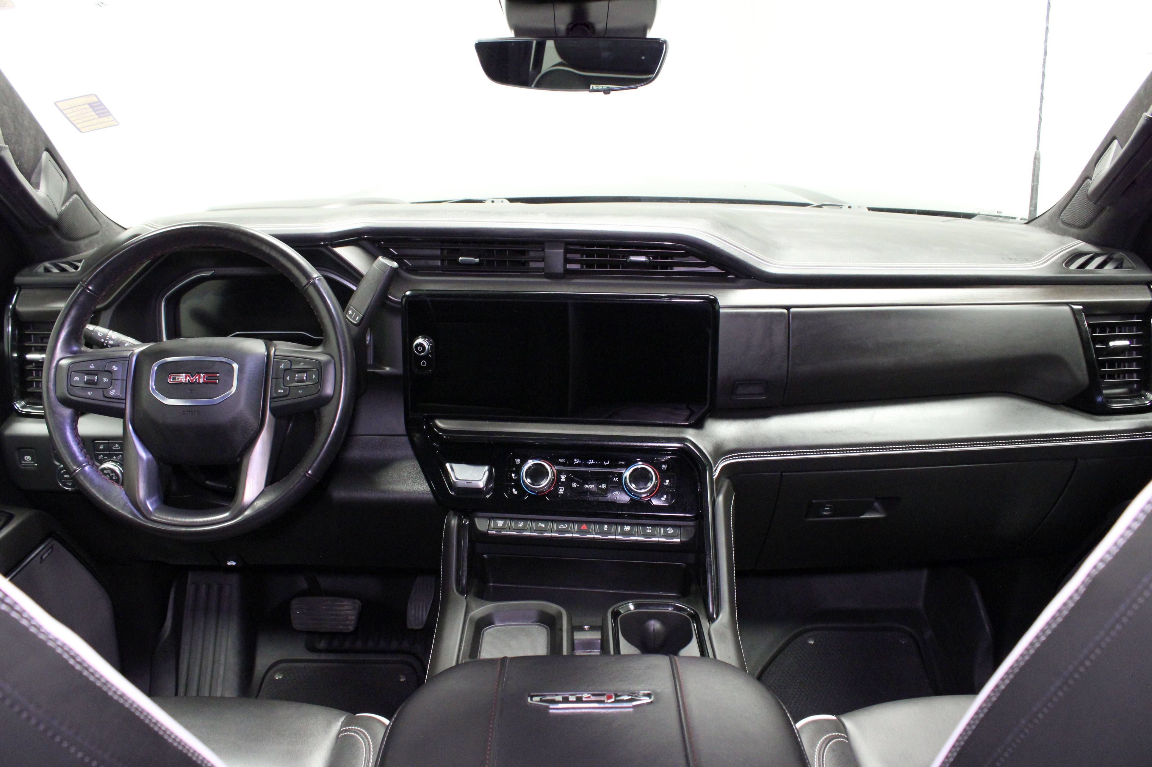Used 2025 GMC Sierra 2500 AT4X AWD/4WD image 23