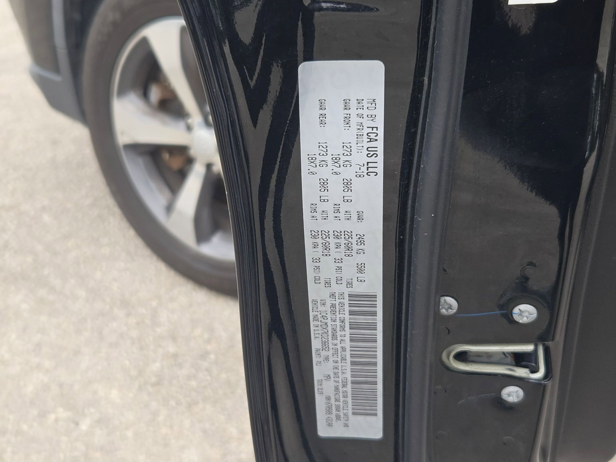 Used 2019 Jeep Cherokee Limited AWD/4WD image 32
