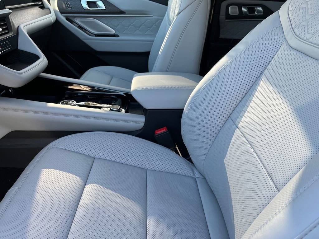 New 2026 Ford Explorer Platinum w/ LUX Leather Package image 16