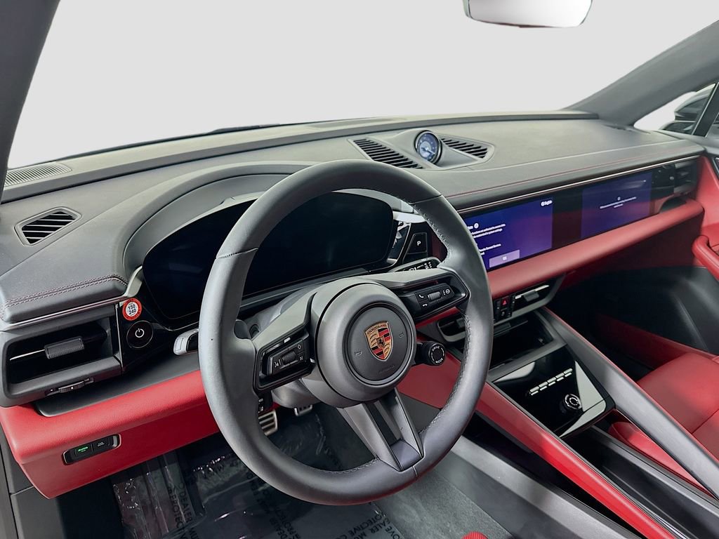 Used 2025 Porsche Macan 4S Electric image 4