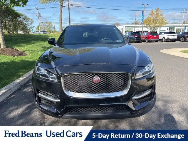 Used 2019 Jaguar F-PACE R-Sport image 2