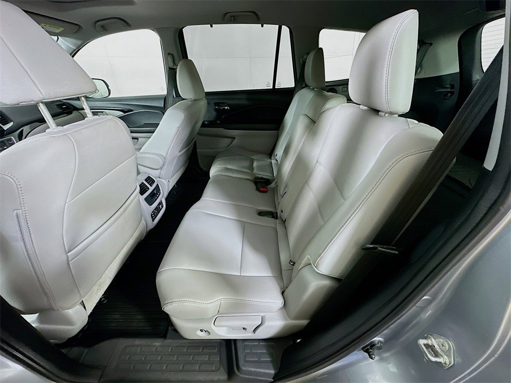 Used 2017 Honda Pilot Touring image 15