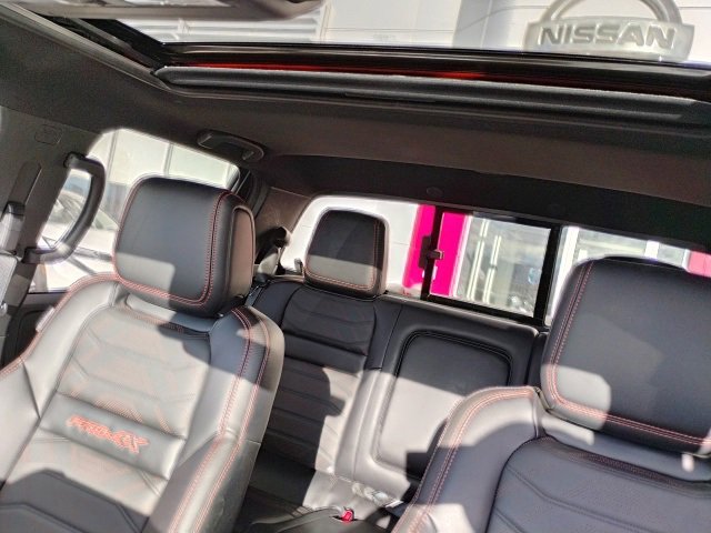 Used 2025 Nissan Frontier PRO-4X w/ Pro Premium Package image 12