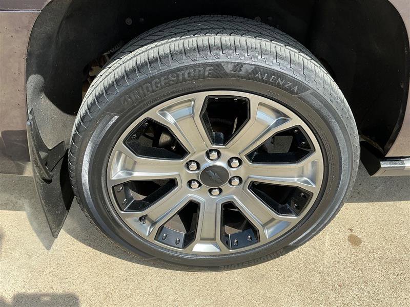 Used 2015 Chevrolet Suburban LTZ image 24