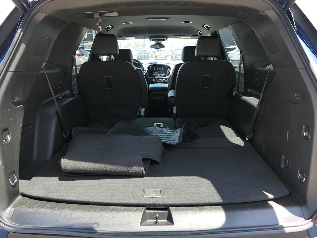 Used 2022 Chevrolet Traverse LT w/ LPO, Cargo Package FWD image 24