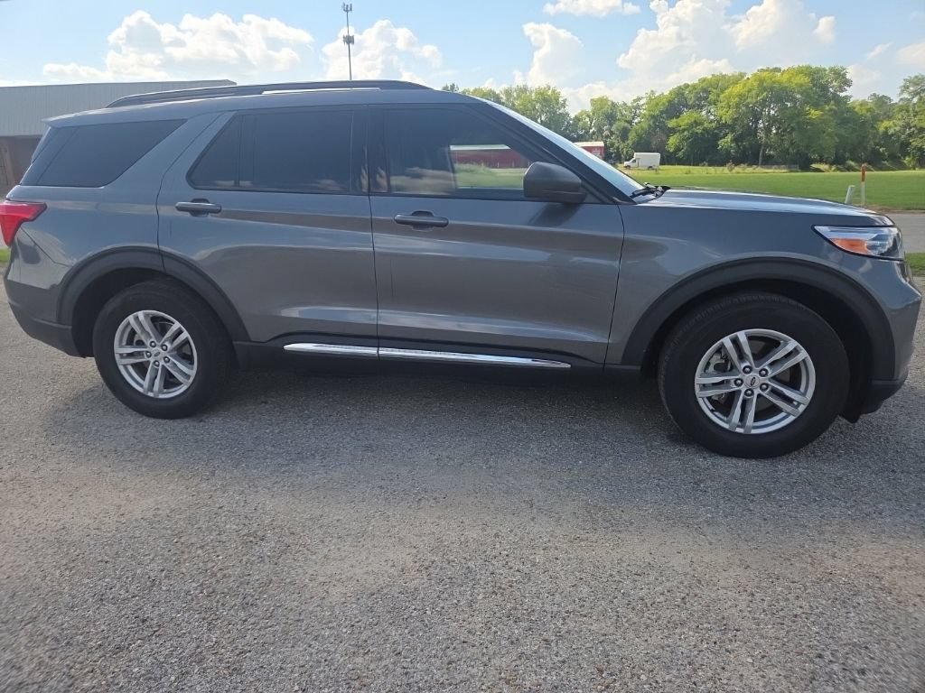 Used 2023 Ford Explorer XLT RWD image 12