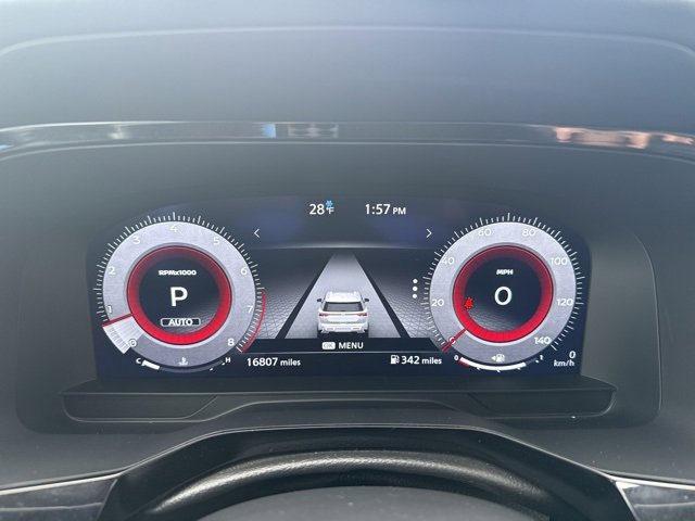 Used 2024 Nissan Pathfinder Platinum w/ Black Appearance Package image 5