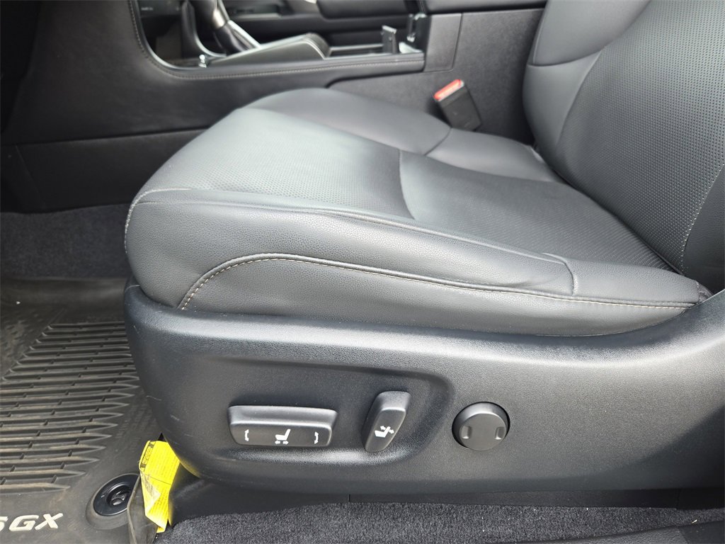 Used 2023 Lexus GX 460 Premium w/ Premium Package image 24