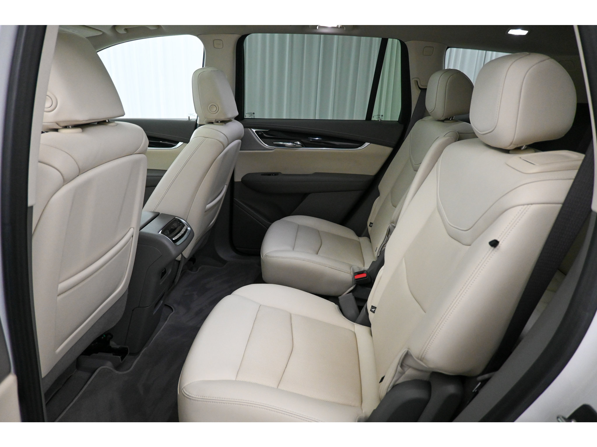 Certified 2023 Cadillac XT6 Premium Luxury w/ Technology Package AWD/4WD image 28