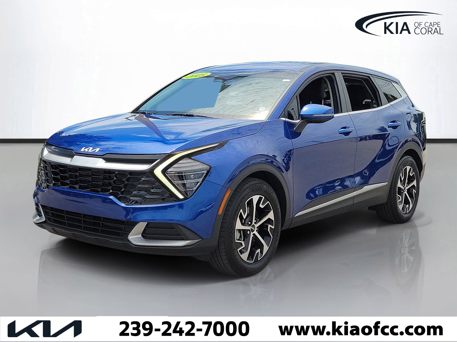 Certified 2025 Kia Sportage EX FWD image 3