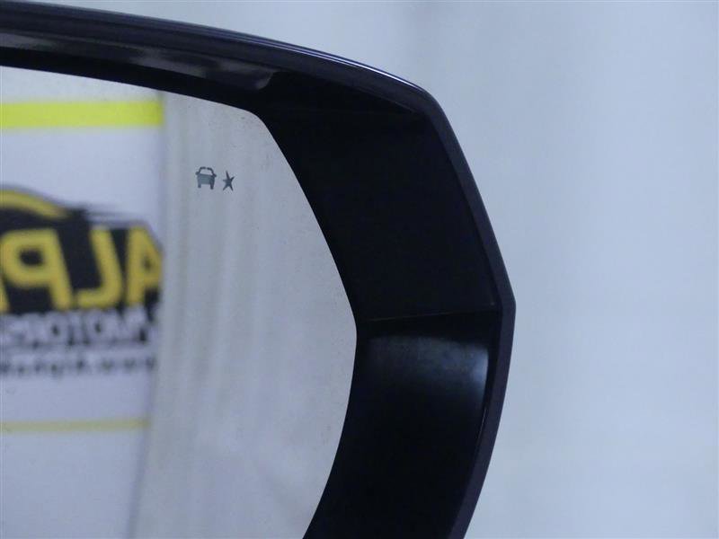 Used 2021 Chevrolet Tahoe LT w/ LT Signature Package image 32