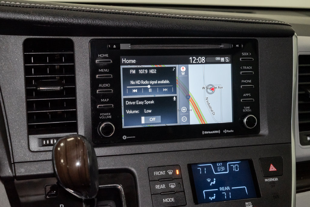 Used 2018 Toyota Sienna XLE Premium FWD image 15