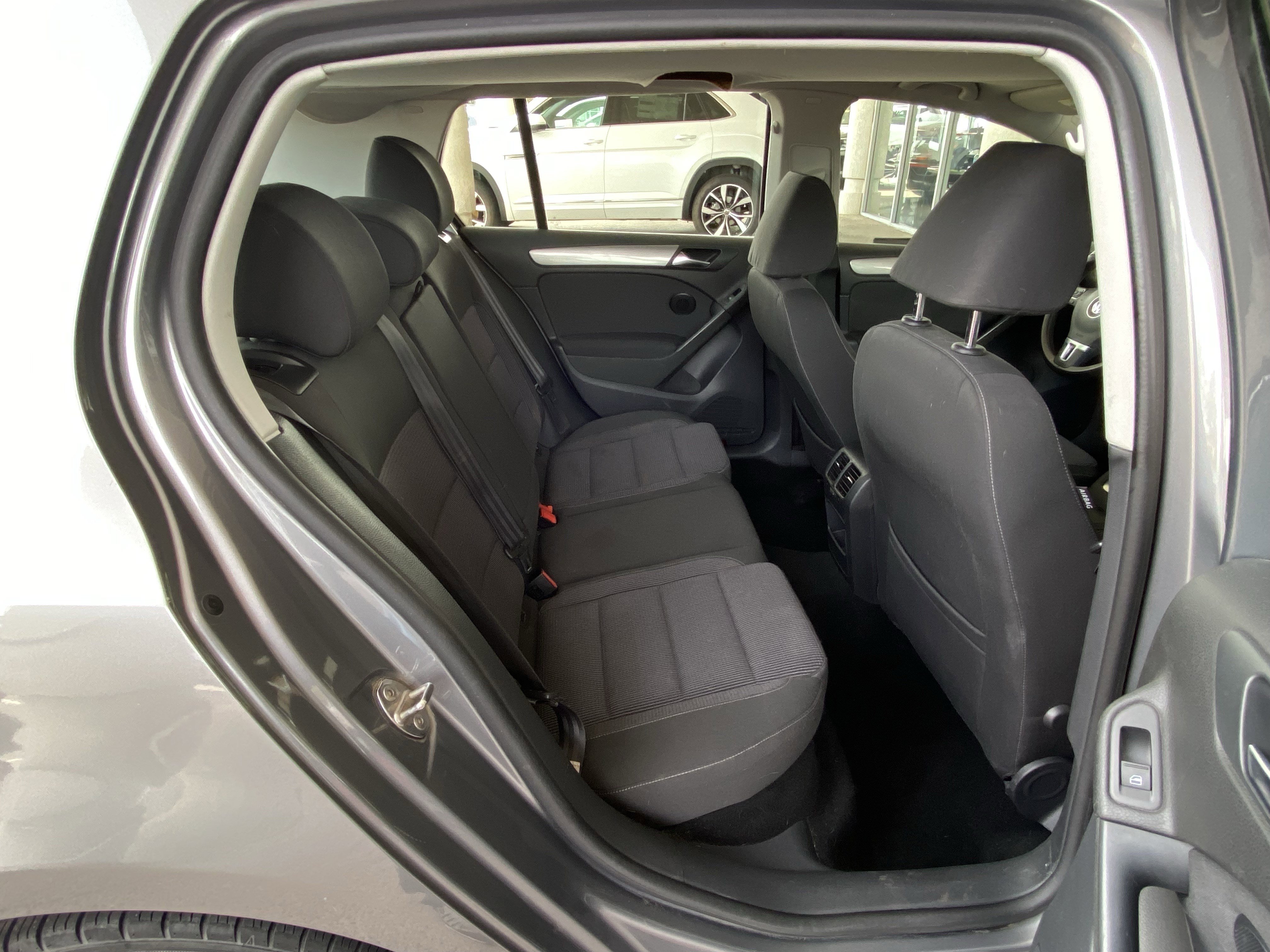 Used 2013 Volkswagen Golf TDI FWD image 2