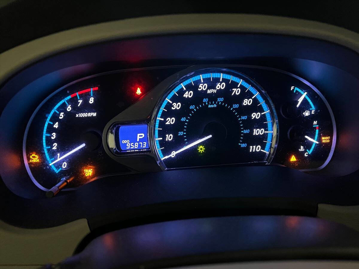 Used 2013 Toyota Sienna XLE image 12