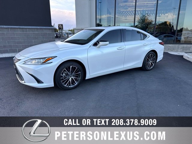 Used 2025 Lexus ES 350 w/ Premium Package FWD image 2
