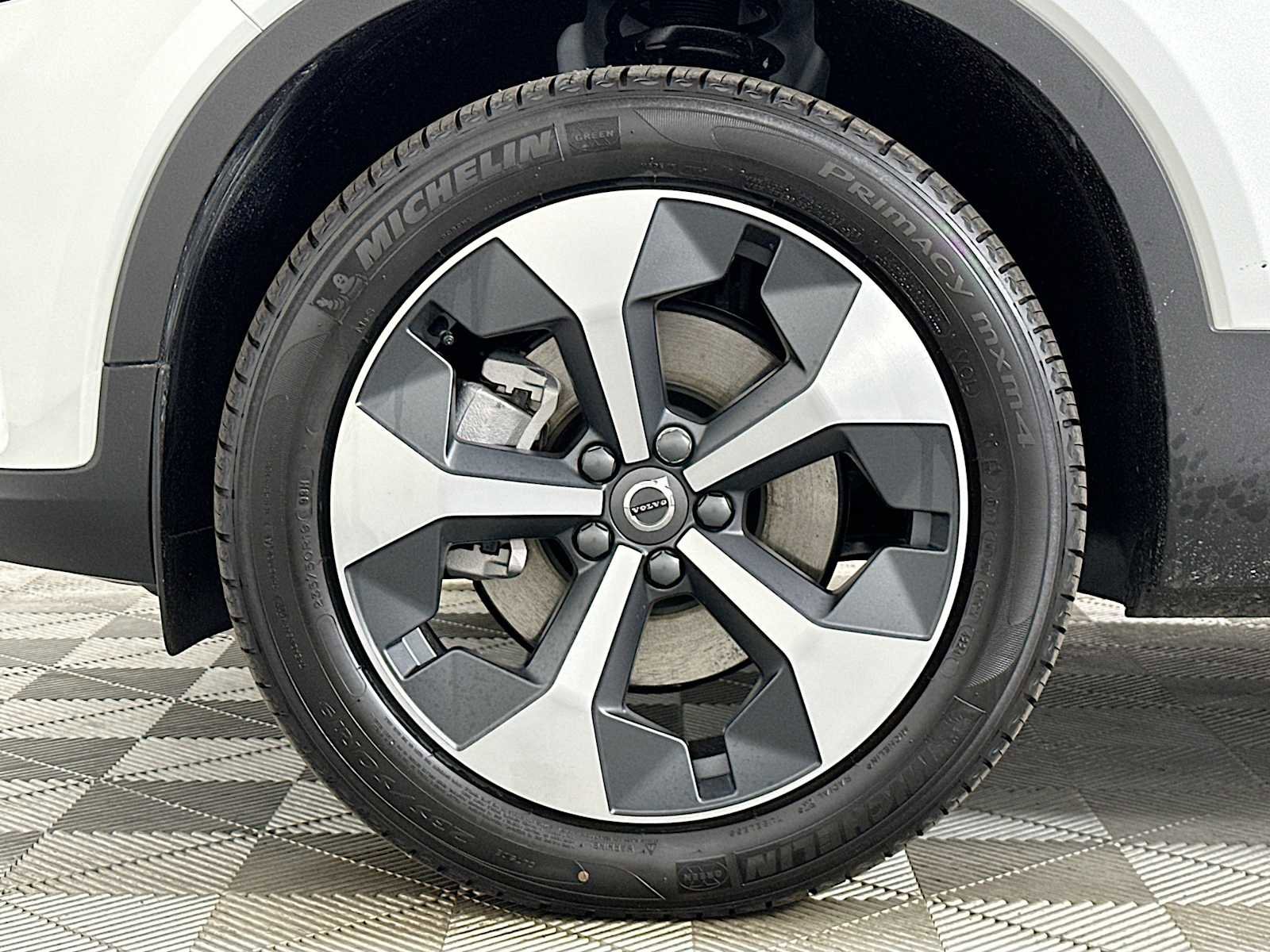 Certified 2025 Volvo XC40 B5 Core w/ Protection Package Premier image 29