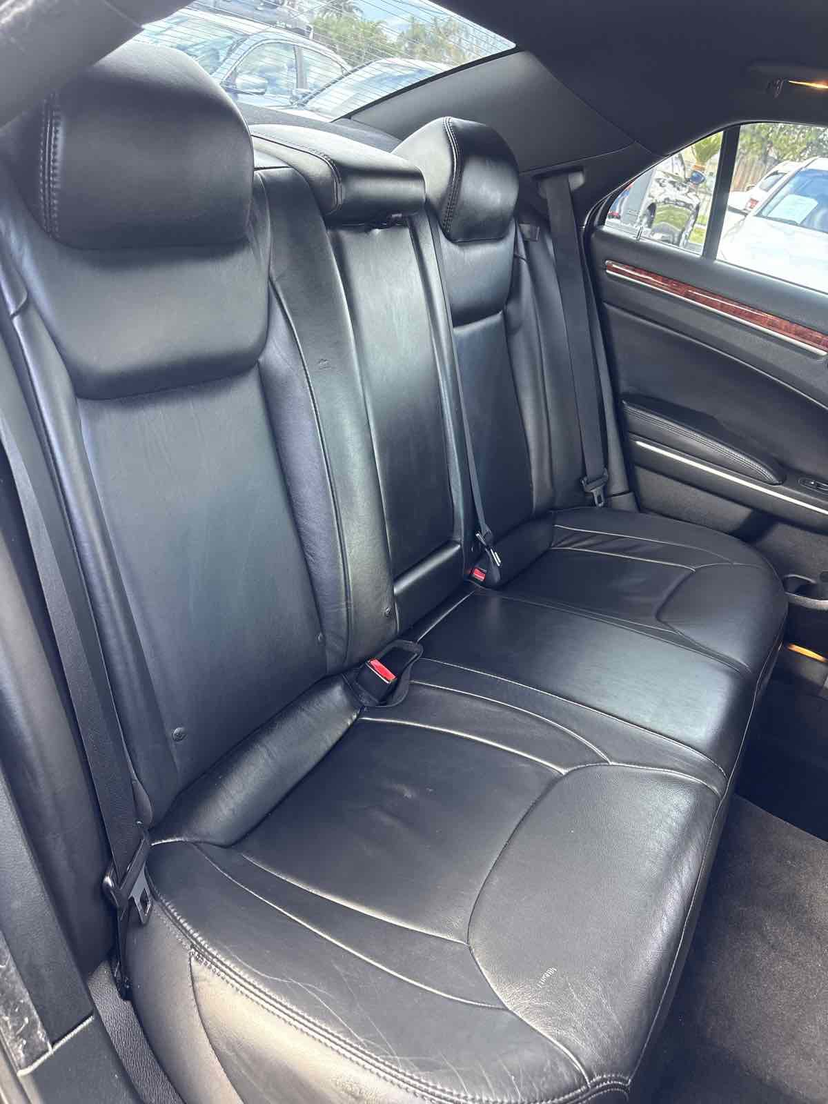 Used 2014 Chrysler 300 image 14