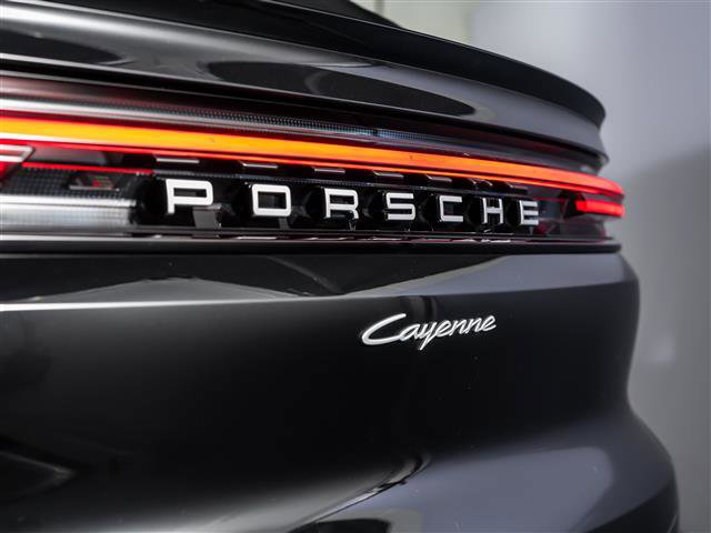 Certified 2025 Porsche Cayenne Coupe image 31