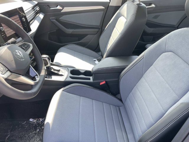 New 2026 Volkswagen Jetta SE FWD image 23