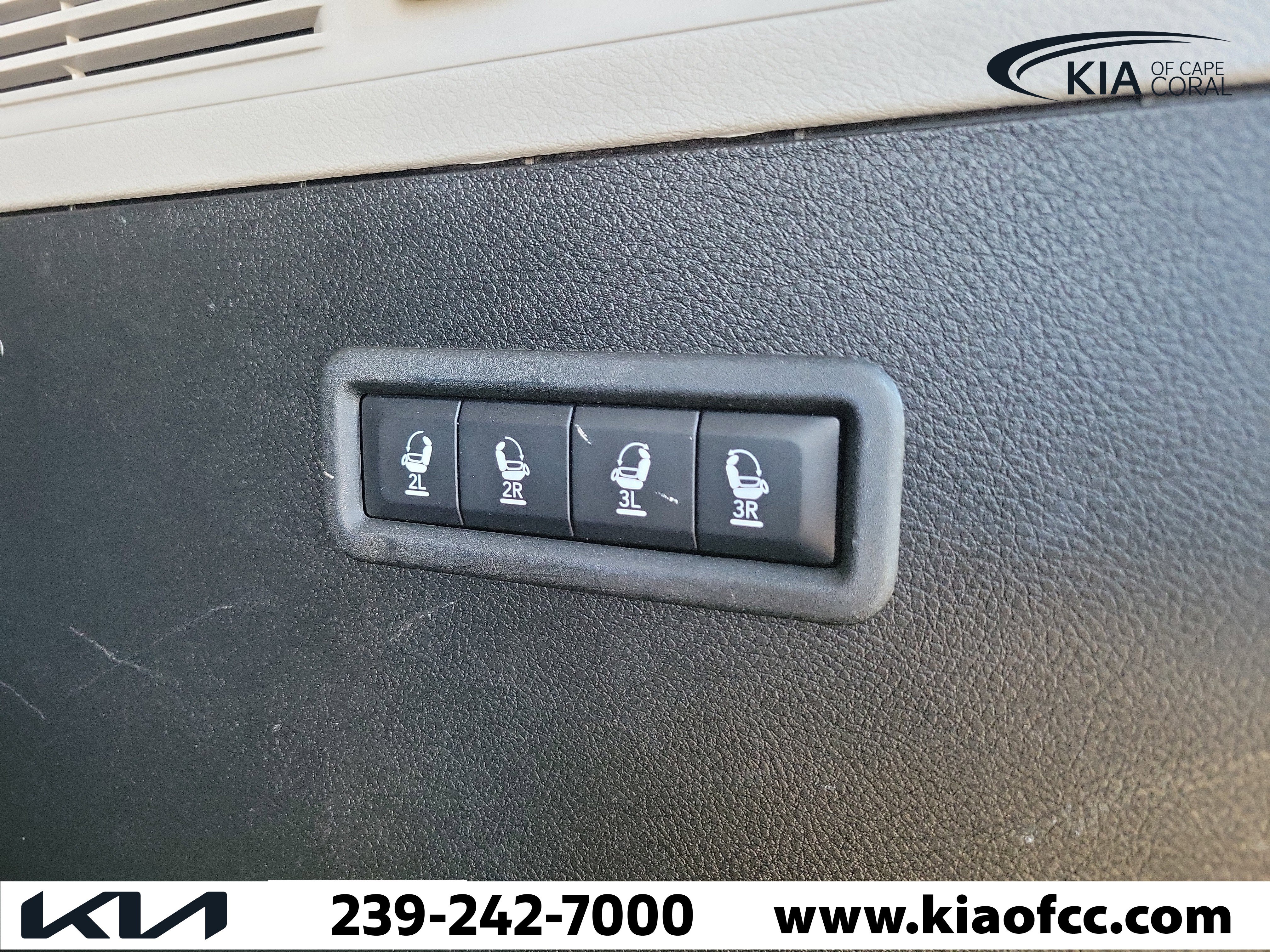 Used 2022 Jeep Wagoneer Series III w/ Flexible Seating Group image 13