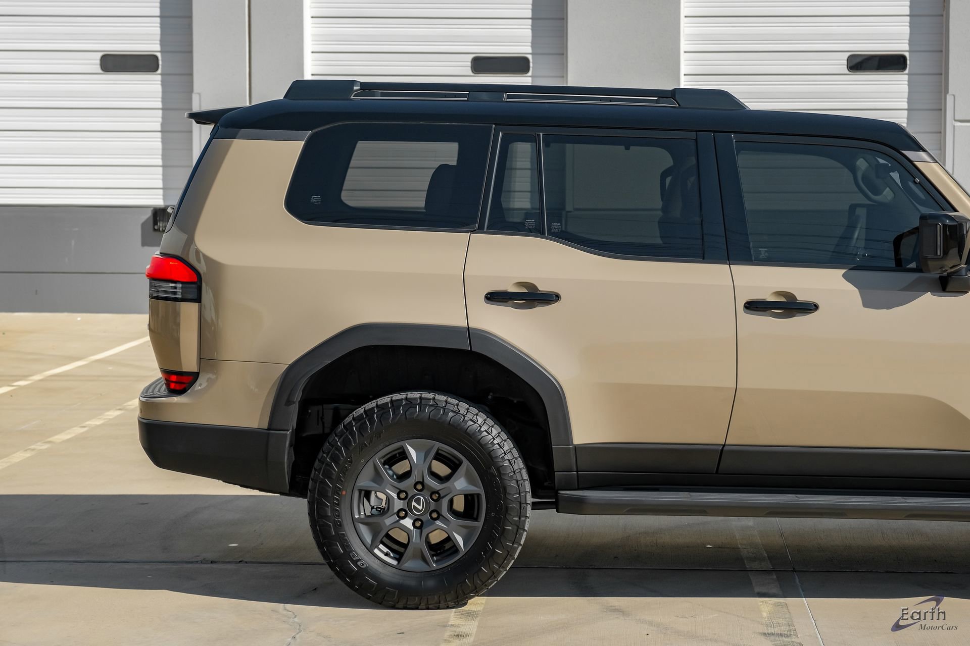 Used 2025 Lexus GX 550 w/ Accessory Package (CT) image 21